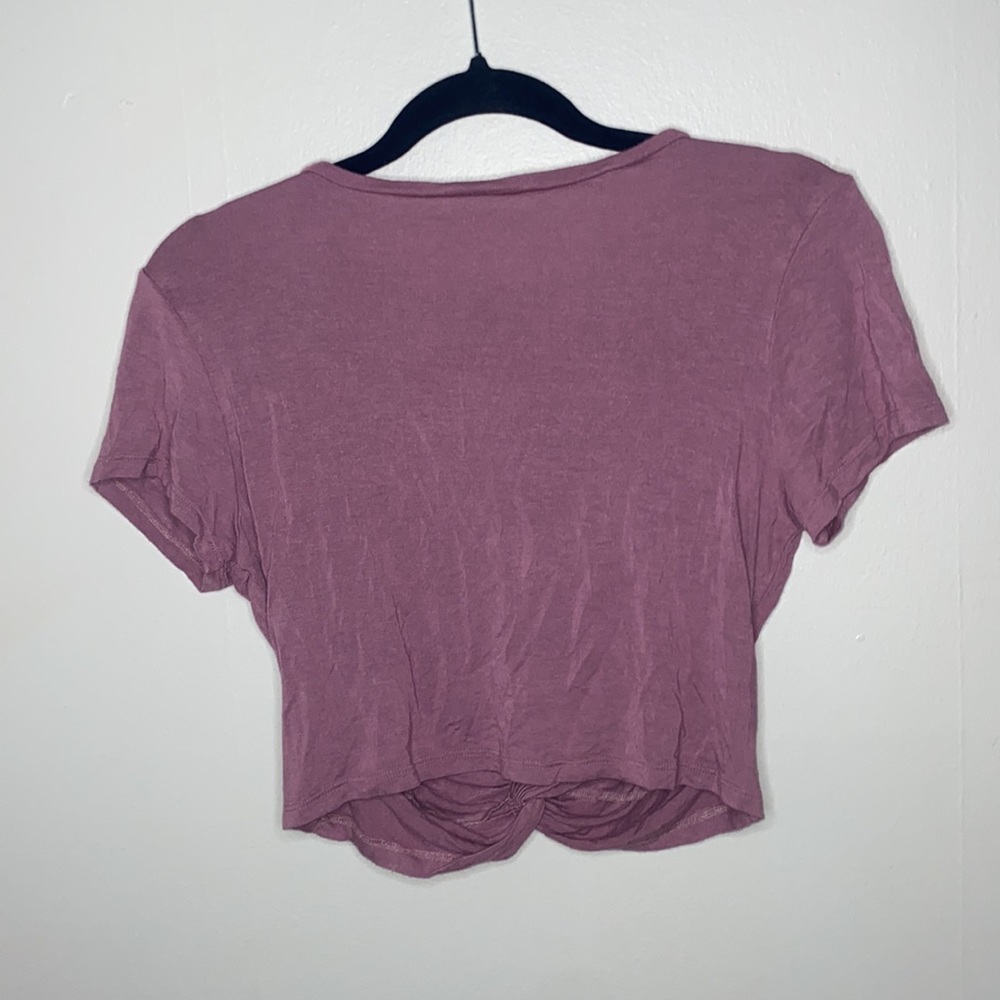 🎈Soft purple top with a knot in the front! - Picture 7 of 7
